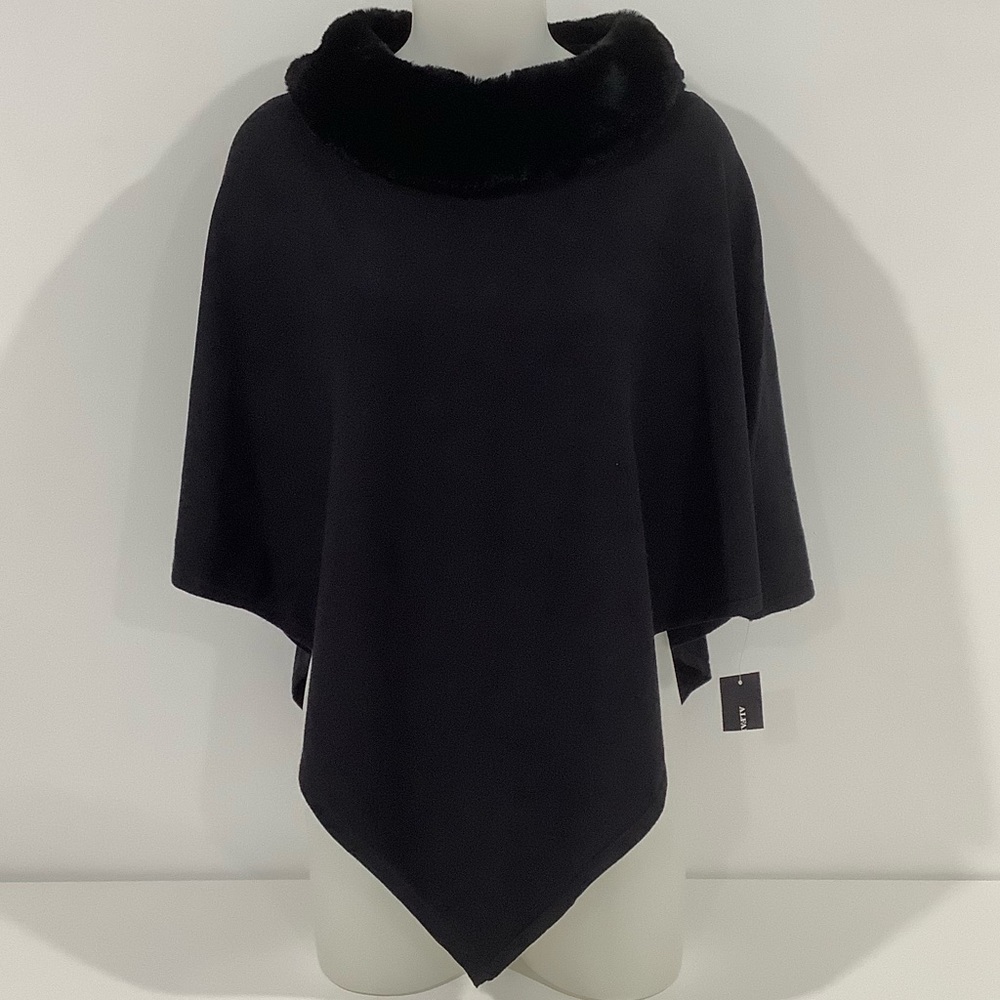 NWT Alfani Women’s Black Poncho With Faux Fur Collar Size Small/Medium